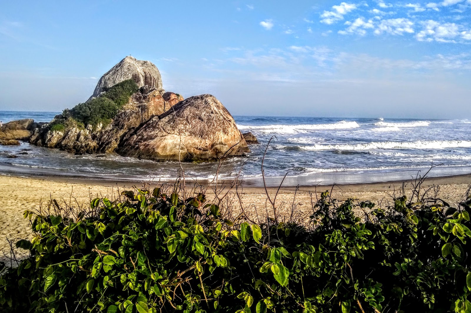 Réveillon Inesquecível: Excursões Rodoviárias para Praia e Serra!